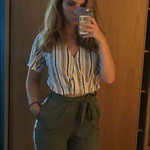 Stripped whit and black top